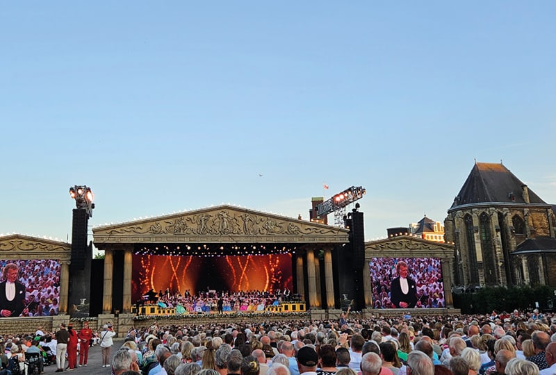 André Rieu - le Roi de la valse à Maastricht avec Christine Seuret 1
