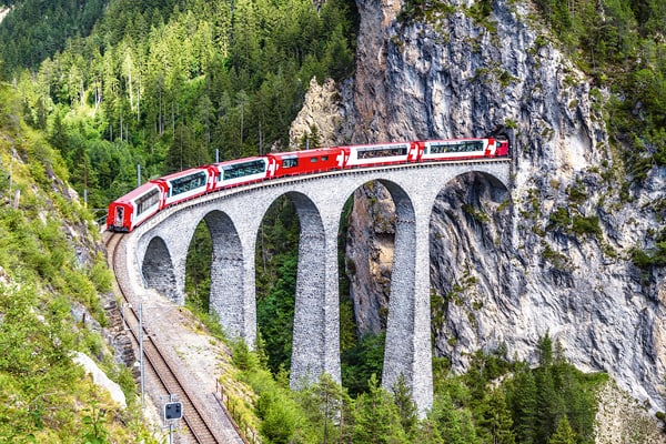 Legendärer Bernina Express 9