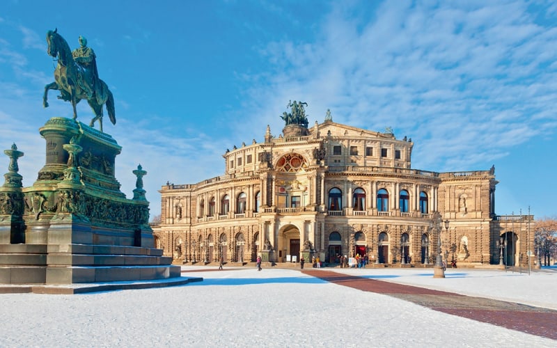 Dresden mit Semperoper im Advent 1