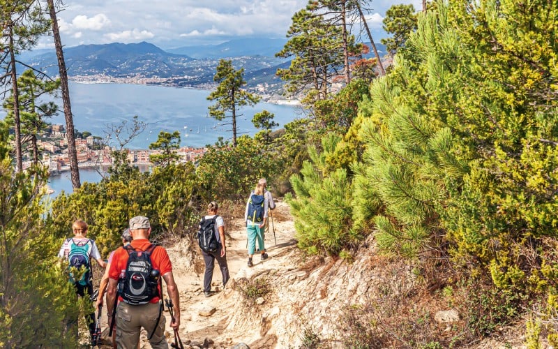 A pied au bord de la mer | car-tours.ch